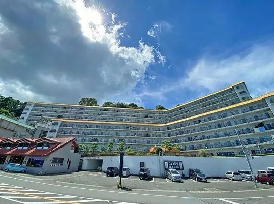 マンション南熱海の外観