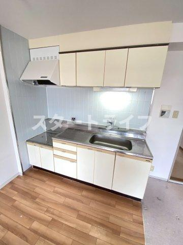 大阪市淀川区十三本町３丁目の賃貸マンションのキッチン