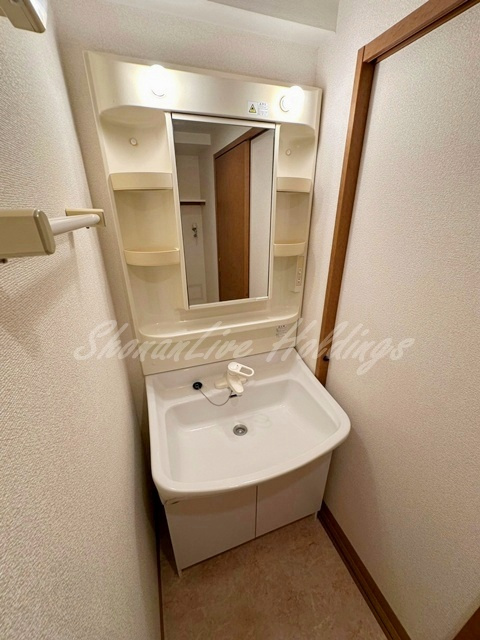 鎌倉市長谷２丁目の賃貸マンションの洗面所