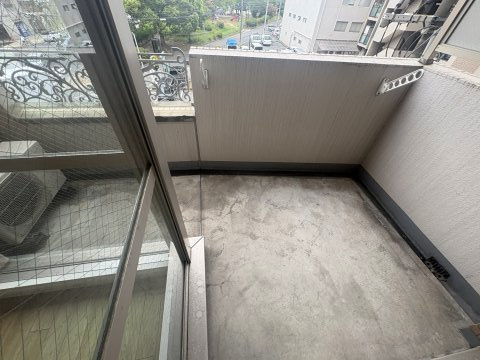 サンロワール江坂のバルコニー
