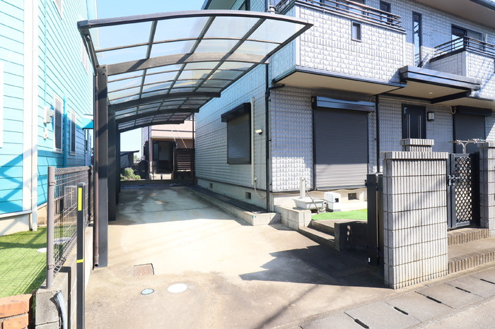 本町戸建て住宅の駐車場