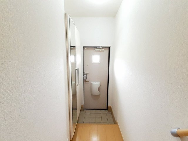 ロータスガーデンＢの玄関