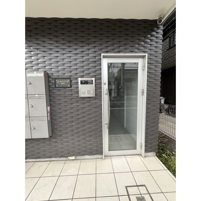 B・キャッスル宮原のエントランス