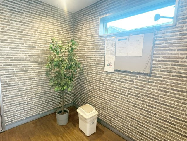 吹田市垂水町１丁目の賃貸マンションのエントランス