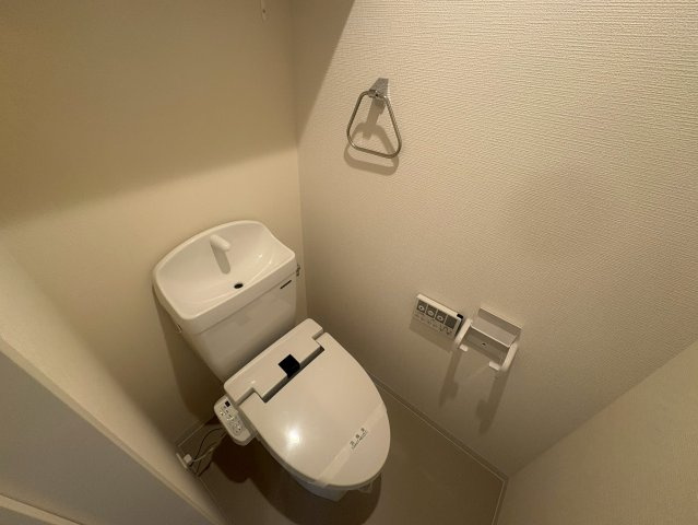 吹田市垂水町１丁目の賃貸マンションのトイレ