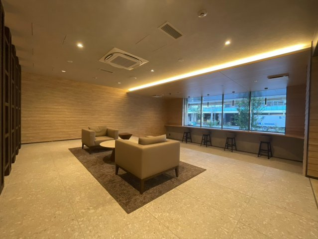 スプランディッド本町グランのロビー