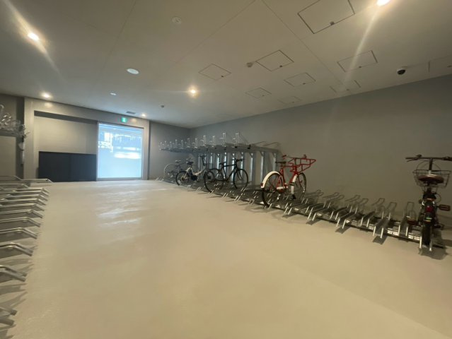 スプランディッド本町グランの駐車場