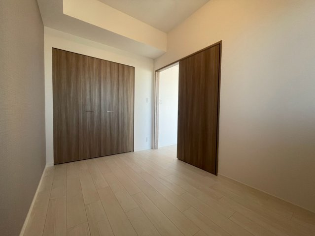 スプランディッド本町グランの洋室