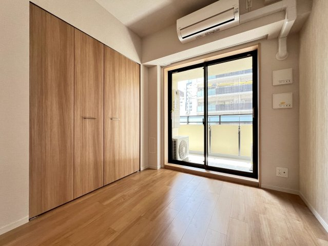 スプランディッド本町グランの洋室
