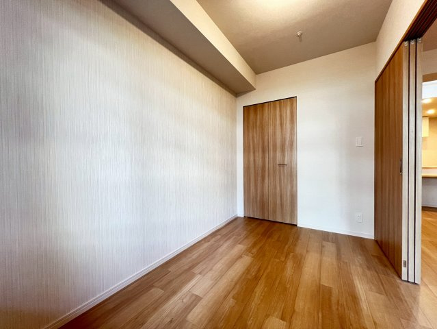 スプランディッド本町グランの洋室