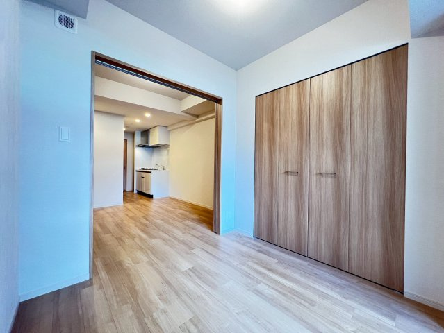 スプランディッド本町グランの洋室