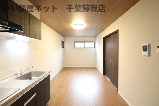 T’GardenAの居間・リビング|こちらの居間で趣味の時間をお楽しみください