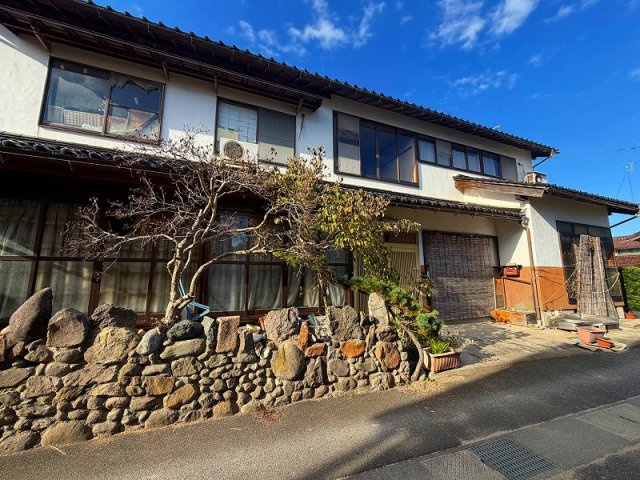 ■□安来市切川町戸建□■の外観|残置物も含め、現状有姿での取引となります。
