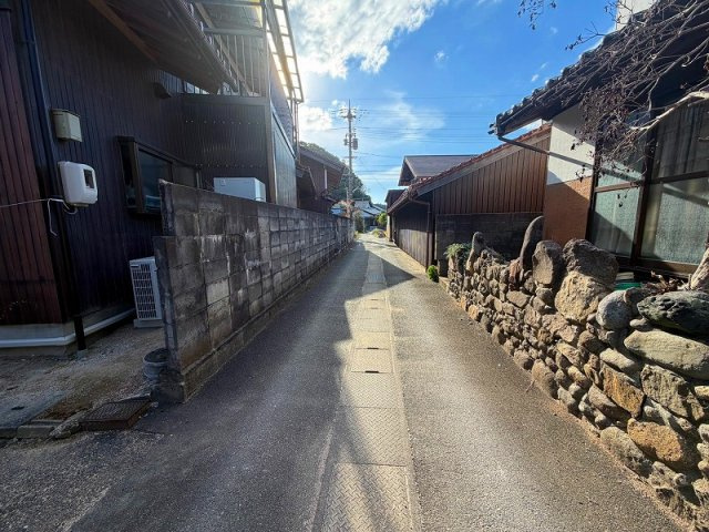 ■□安来市切川町戸建□■の前面道路含む現地写真|前面道路になります。
幅員約2.8ｍとなります。再建築時セットバックを要します。