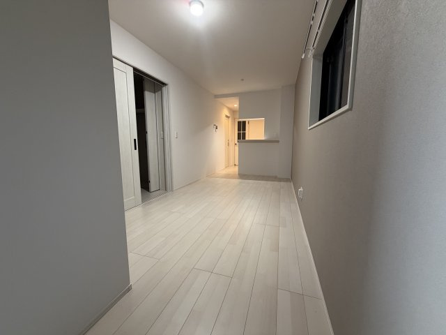 Louis Apartment豊中蛍池ウエストの居間・リビング
