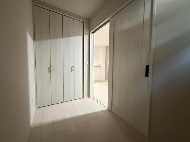 Louis Apartment豊中蛍池ウエストの洋室
