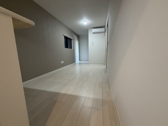 Louis Apartment豊中蛍池ウエストの居間・リビング