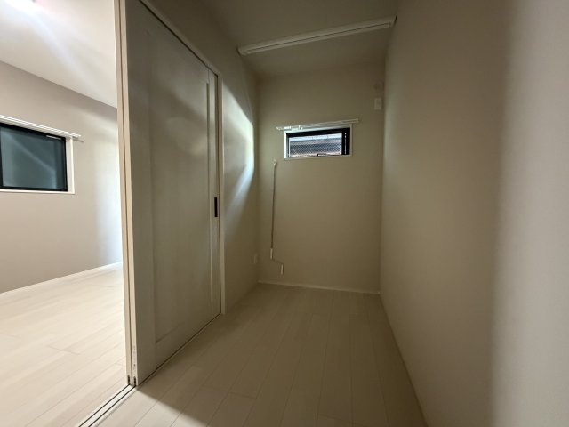 Louis Apartment豊中蛍池ウエストの洋室