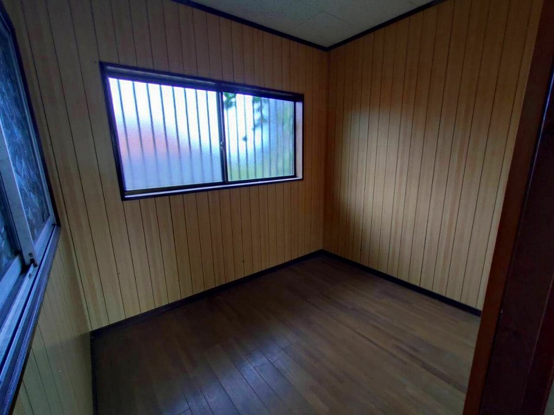 ■□安来市西赤江戸建□■の洋室|増築部分の物置となります。
