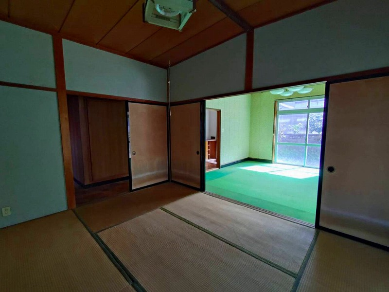 ■□安来市西赤江戸建□■の和室|玄関横和室6帖となります。続き間となっております