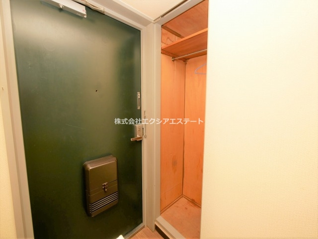 昭和グランドハイツ花園の玄関