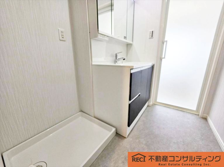 プリオーレ23甲子園一番町エッセンシエルの独立洗面台