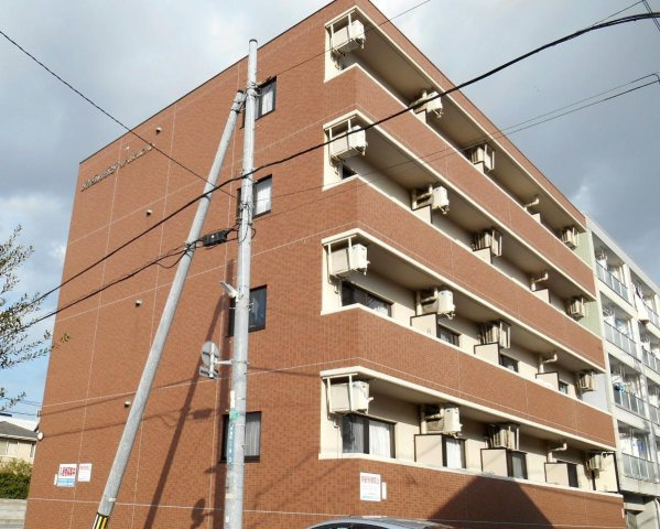 サダーズ伊福町の外観