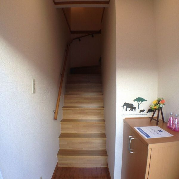 アドウェル弐番館の玄関
