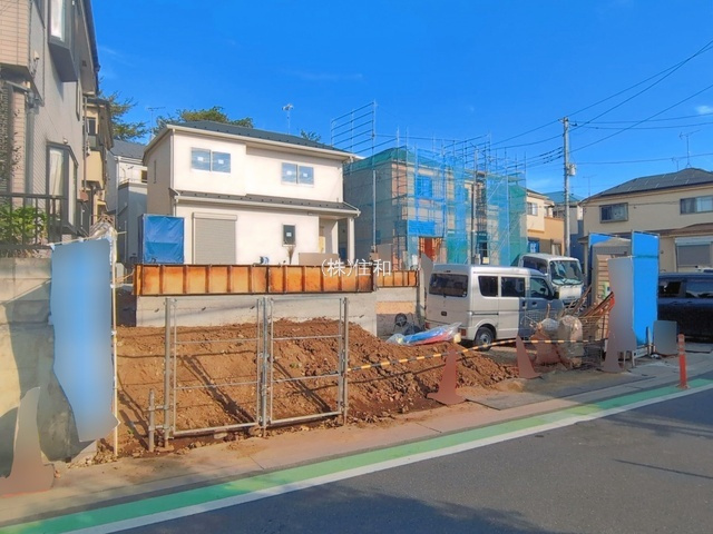 富士見市諏訪２丁目の新築一戸建の前面道路含む現地写真