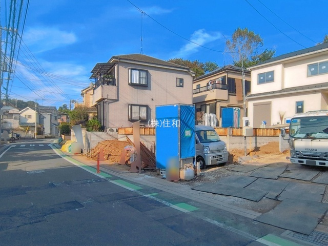 富士見市諏訪２丁目の新築一戸建の前面道路含む現地写真