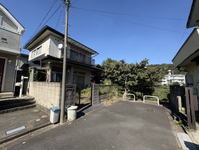 三鷹市大沢5丁目・土地の前面道路含む現地写真