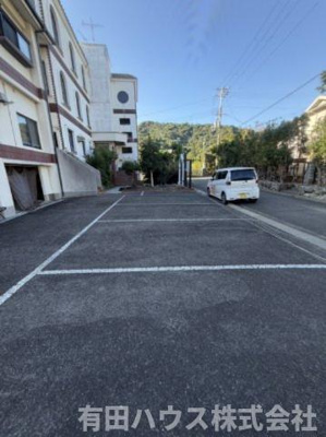【駐車場】 | 広川町事業用賃貸 | 建物前に4台駐車いただけます。