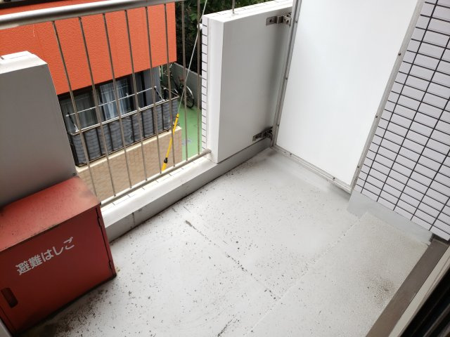 ホワイトコートⅡのバルコニー
