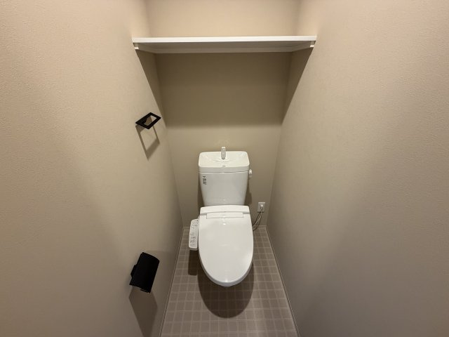 Louis Apartment豊中蛍池イーストのトイレ