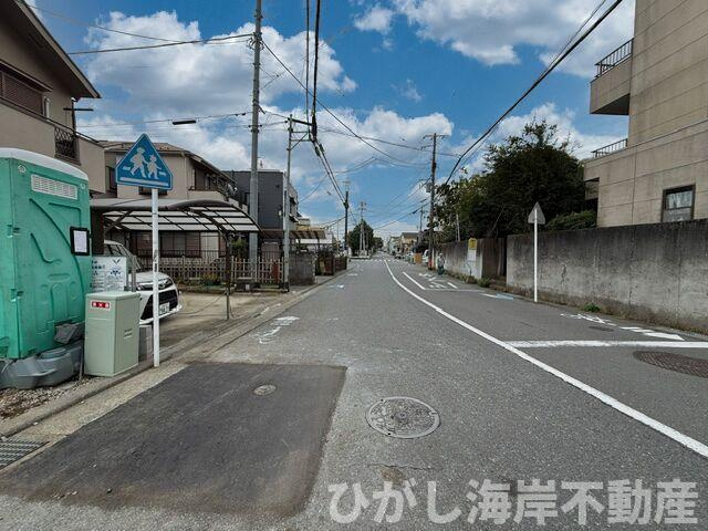 平塚市豊原町　新築戸建　全２棟の前面道路含む現地写真|10月30日撮影　建築中　現地外観