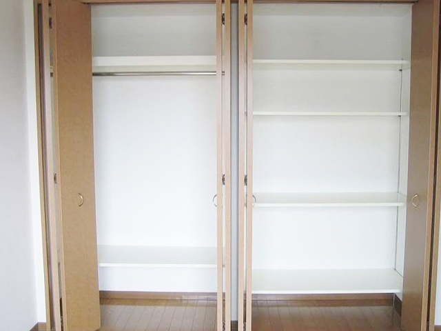 調布市国領町１丁目の賃貸マンションの収納