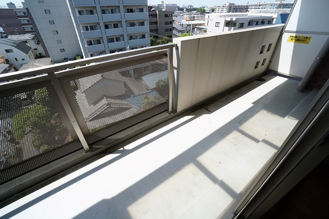 調布市国領町１丁目の賃貸マンションのバルコニー