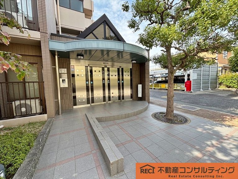 ネオハイツ宮前町のエントランス