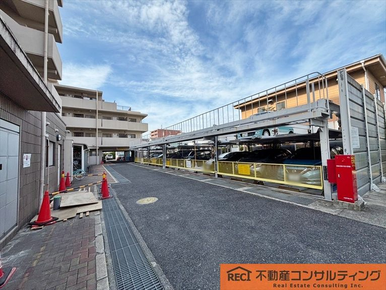 ネオハイツ宮前町の駐車場