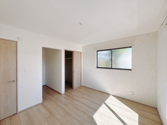 【新築戸建】高崎市中豊岡町63番の洋室|■2階洋室｜子供部屋のメリットは「自立心を養うことができる」「自分で整理整頓できるようになる」そして、お子様が成長した際には「プライバシーを確保できる」といい事だらけ♪