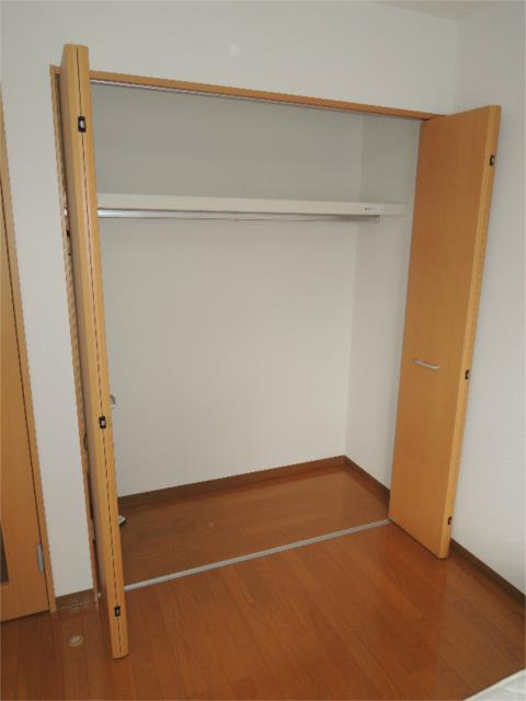 調布市国領町４丁目の賃貸マンションの収納|ワイドクローゼット