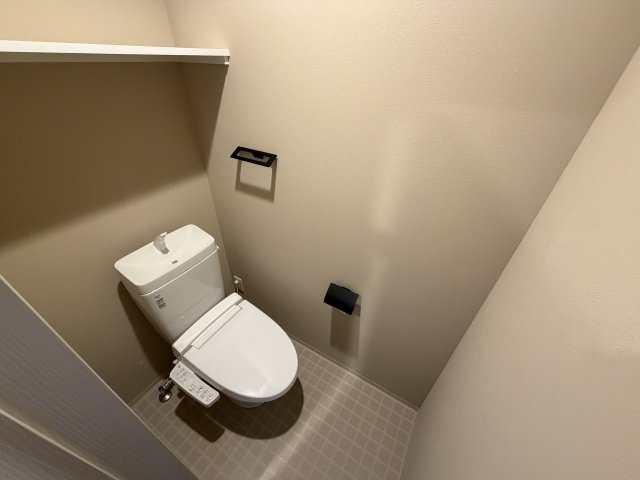 Louis Apartment豊中蛍池イーストのトイレ