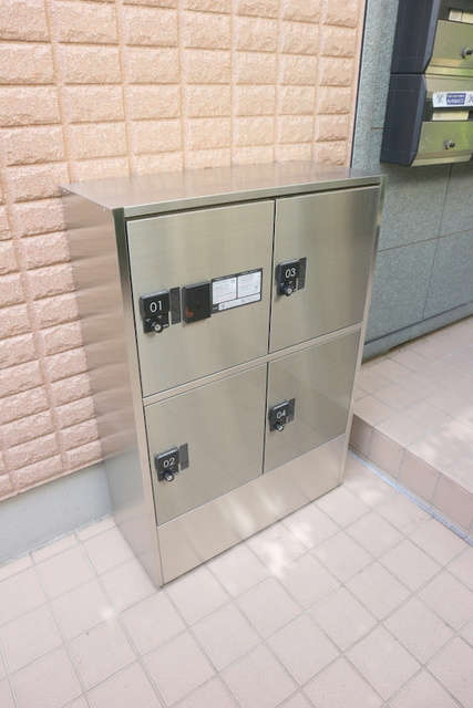 メゾンボヌールのセキュリティ|★便利な宅配BOX完備★