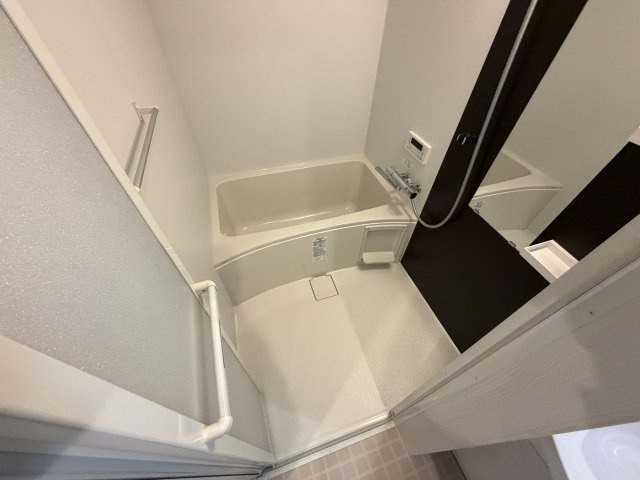 Louis Apartment豊中蛍池イーストの浴室