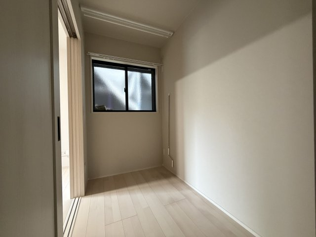 Louis Apartment豊中蛍池イーストの洋室