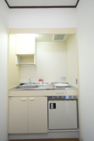 CASA　UEDAのキッチン|お手入れしやすいコンパクトな自炊向けキッチン空間
