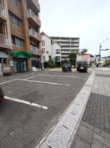 ６４３２８　犬山市大字犬山事業用の駐車場
