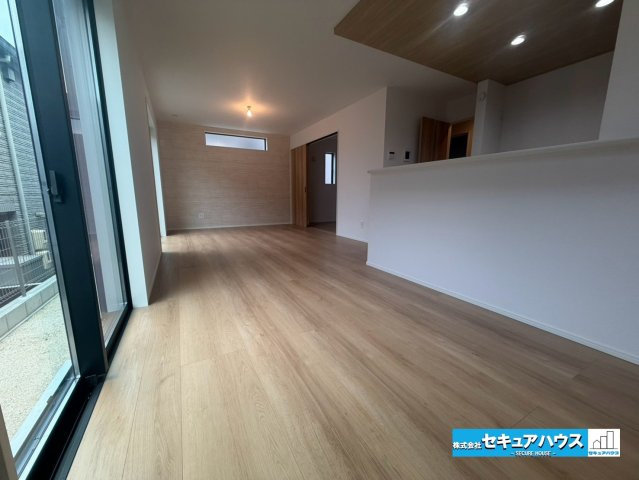 【今からご案内可能】大府市梶田町5丁目　全1棟の居間・リビング|【LDK】
◆日当たりが良く温かい広々リビングは家族の団らんスペースになります。