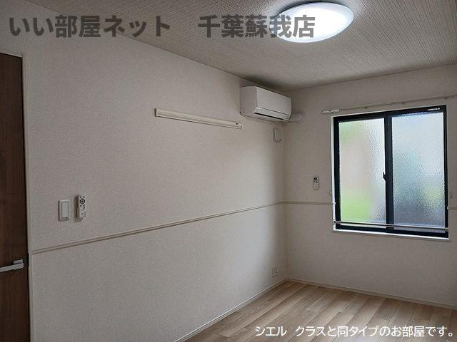 松ケ島１丁目アパートの寝室|開放的な寝室です