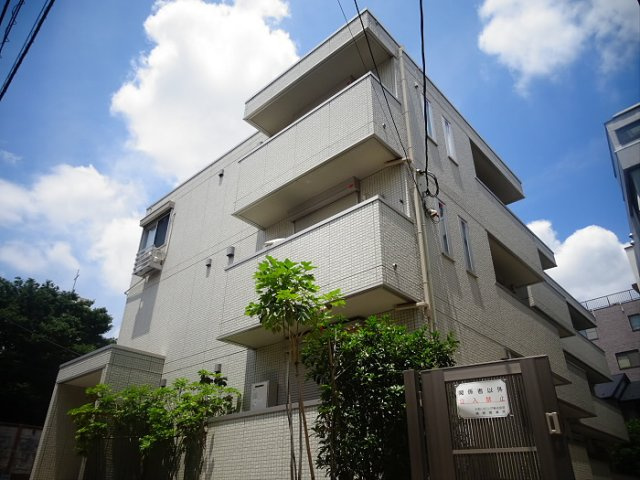 フラット明大前